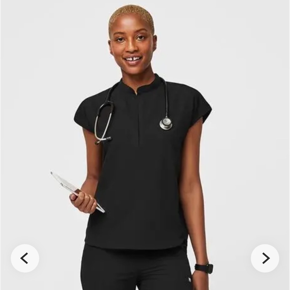 Rafaela Oversized Scrub Top (XS) & High Waisted Livingston Basic Scrub Pants (XS